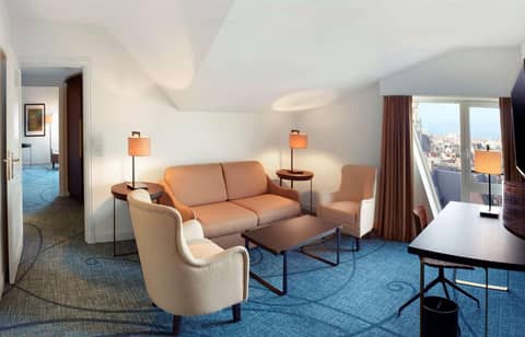 Hilton Brussels Grand Place — hotel room