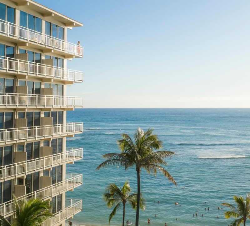 Kaimana Beach Hotel — building