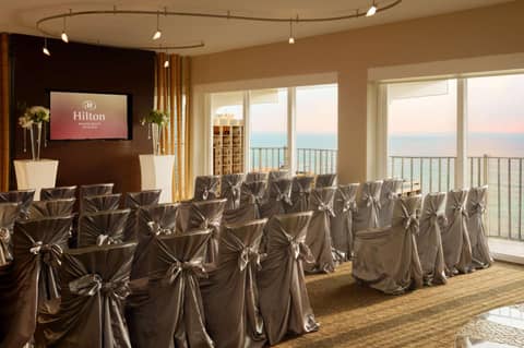 Hilton Waikiki Beach Resort & Spa — photo 6