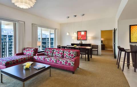 Hilton Waikiki Beach Resort & Spa — photo 8