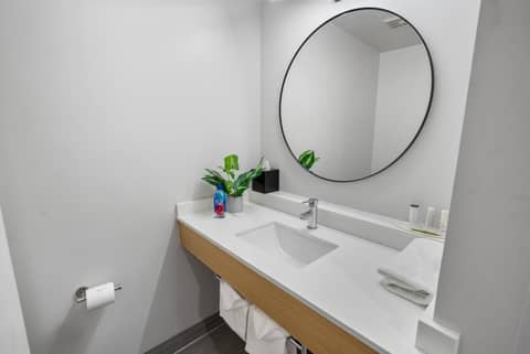 The Live Hotel — photo 2