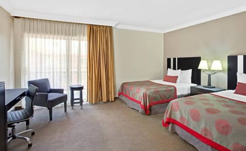 The Live Hotel — hotel room