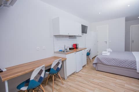 Athens Raise Acropolis Project — hotel room