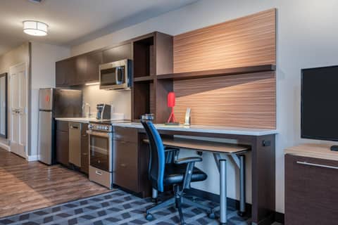 TownePlace Suites by Marriott Indianapolis Airport — photo 3