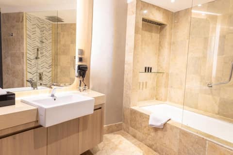 Mangkuluhur ARTOTEL SUITES — photo 7