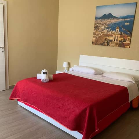 Royal Dante — hotel room