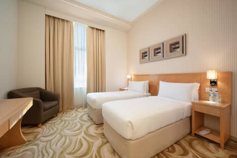 Oaks Liwa Heights Suites — hotel room