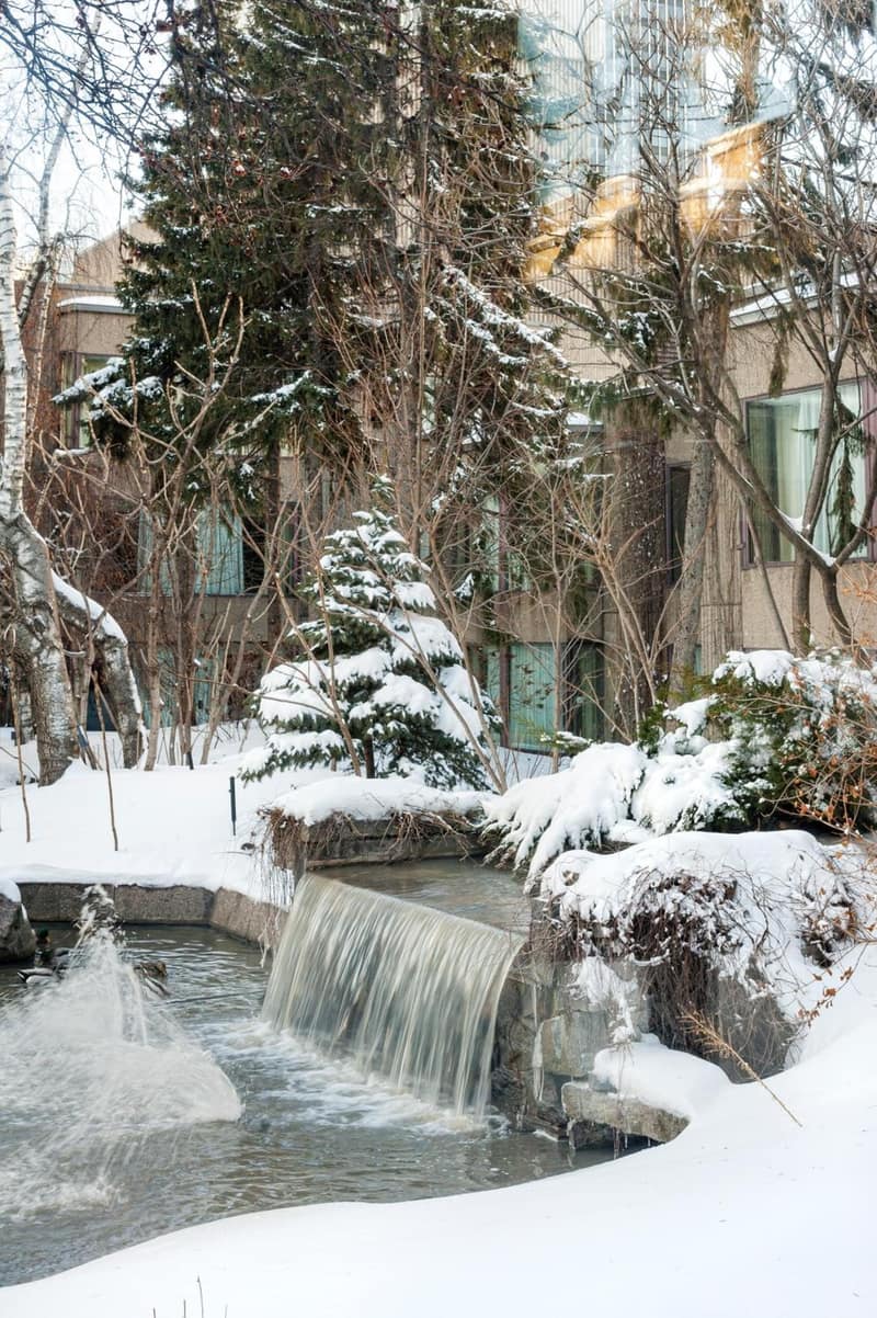 Hotel Bonaventure Montreal — building