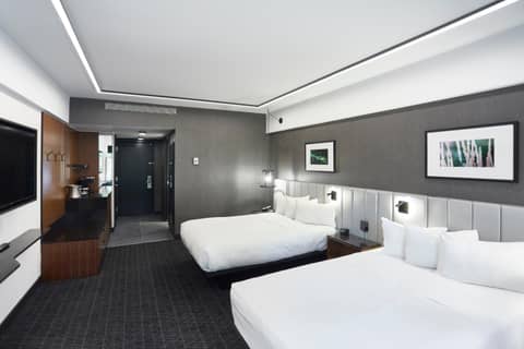 Hotel Bonaventure Montreal — hotel room