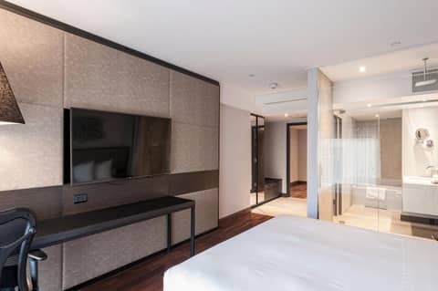 Hotel Bonaventure Montreal — hotel room