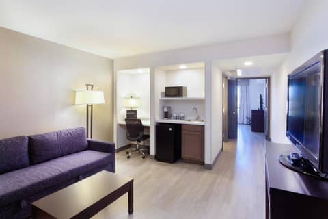 Holiday Inn & Suites Phoenix Airport by IHG — photo 4