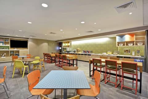 Home2 Suites By Hilton Portland Airport — photo 4