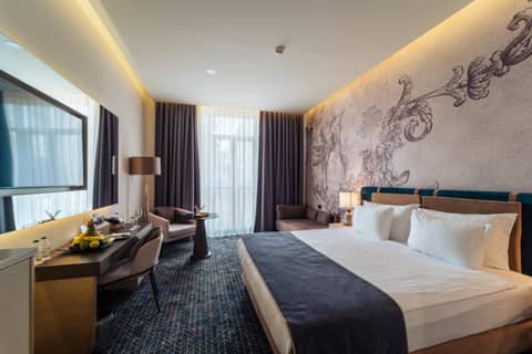 IC Hotels Airport — hotel room