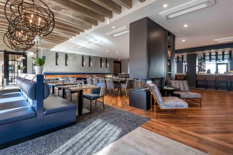 Cambria Hotel Portland Downtown Old Port — photo 8