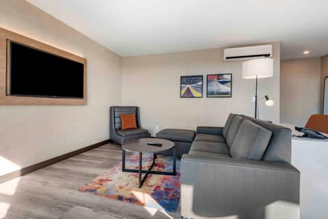 Cambria Hotel Portland Downtown Old Port — photo 9