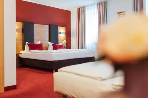 Hotel Andra München — hotel room