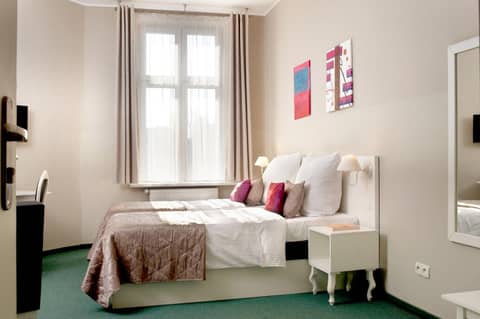 Leone Aparthotel — hotel room
