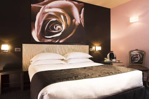 Hôtel Le Fabe — hotel room