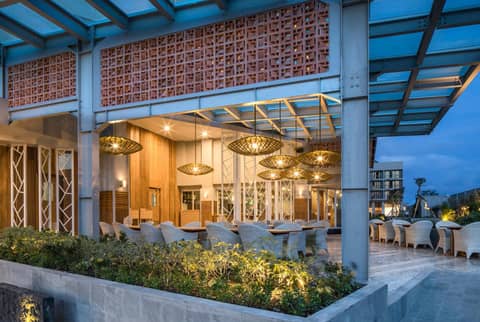 Eastin Ashta Resort Canggu — dining