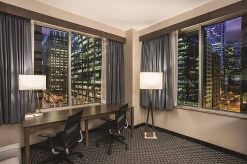 La Quinta Inn & Suites by Wyndham Chicago Downtown — photo 5