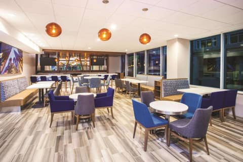 La Quinta Inn & Suites by Wyndham Chicago Downtown — photo 8