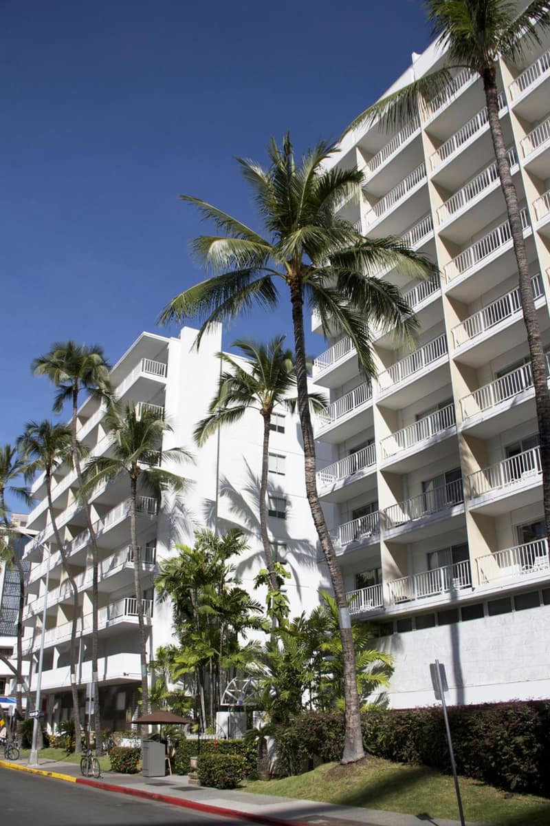 Oasis Hotel Waikiki — building
