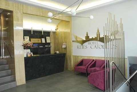 Reyes Católicos — recepcion & lobby