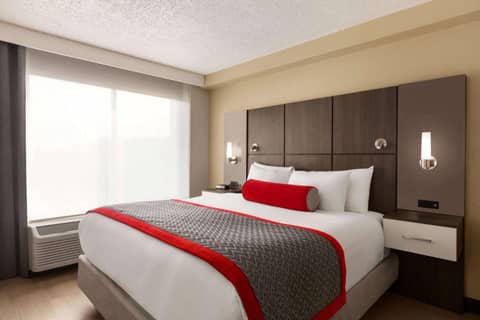 Ramada by Wyndham Suites Orlando Airport- Free Airport Shuttle — photo 8