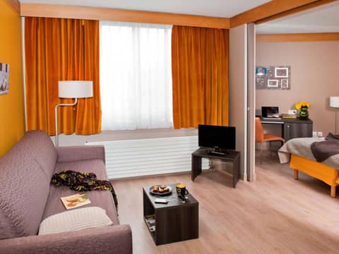 Aparthotel Adagio Paris XV — hotel room