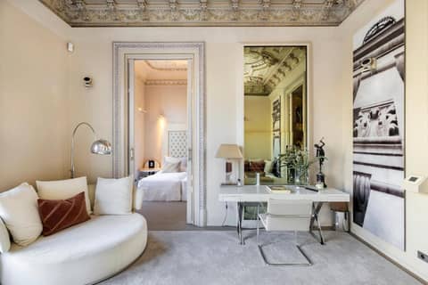 El Palauet Modernist Suites Barcelona — hotel room
