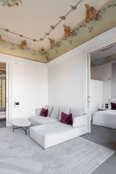 El Palauet Modernist Suites Barcelona — hotel room