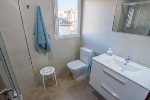 Casa Montalbán Apartamentos Turísticos — bathroom