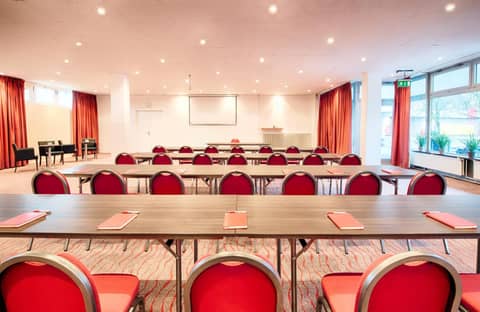 Leonardo Hotel Hamburg Elbbrücken — photo 2
