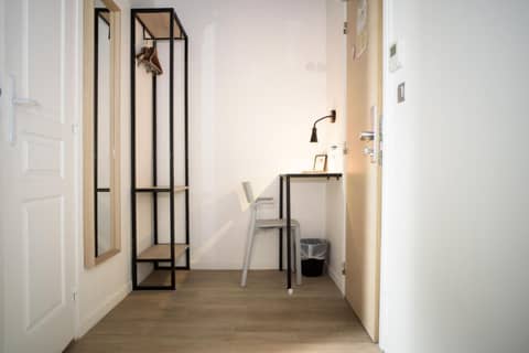 Hôtel Des Arts-Bastille — hotel room