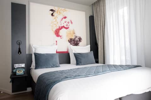 Hôtel Des Arts-Bastille — hotel room