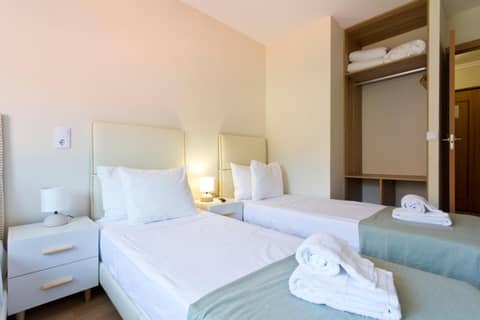 Studios Porto Solar — hotel room