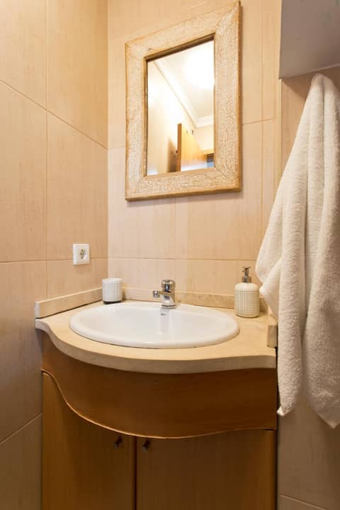 Studios Porto Solar — bathroom