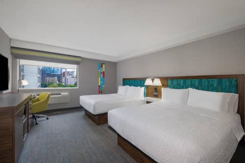 Hampton Inn & Suites by Hilton Toronto Downtown — photo 5