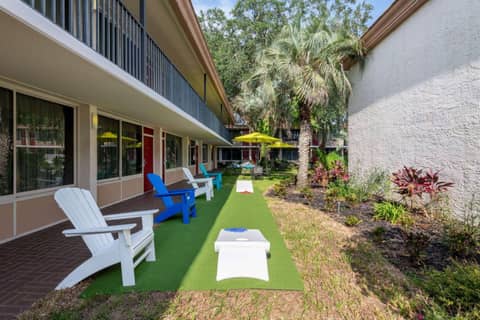 Ramada by Wyndham Kissimmee Gateway - Free Theme Park Shuttle — photo 2
