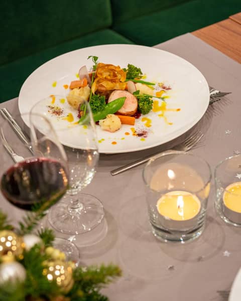 Ascot Premium Hotel — dining