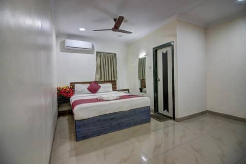Hotel Sunshine Airport — hotel room