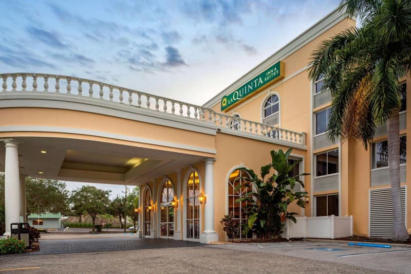 La Quinta by Wyndham Sarasota Downtown — building