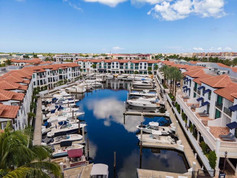 Naples Bay Resort and Marina — building