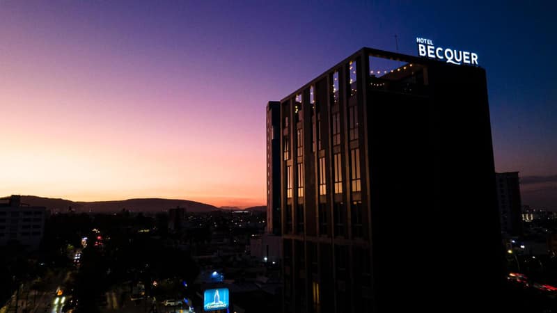 Becquer Hotel Guadalajara — building