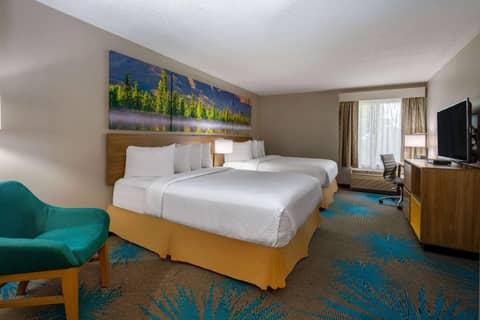 Days Inn & Suites by Wyndham Denver International Airport — photo 2