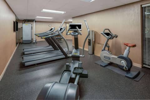 Days Inn & Suites by Wyndham Denver International Airport — photo 8