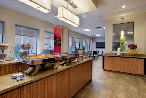 Hampton Inn & Suites Chicago-Downtown — photo 2