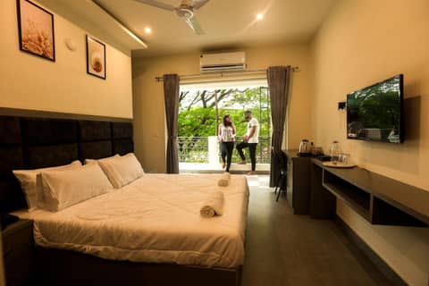 Coastal Pearl Hotel Miramar Panaji — human