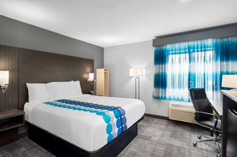 La Quinta Inn by Wyndham Indianapolis Airport Executive Dr — photo 9