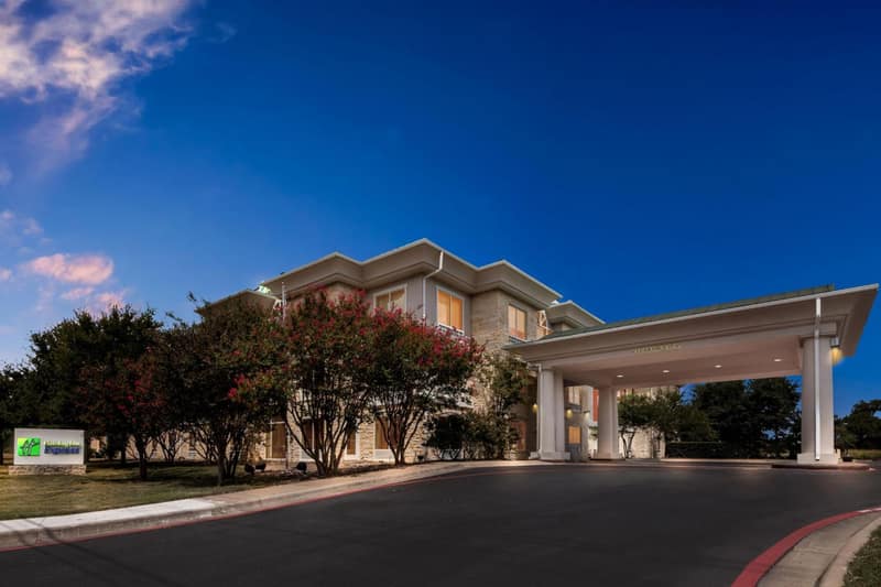 Holiday Inn Express & Suites Austin SW - Sunset Valley by IHG — building